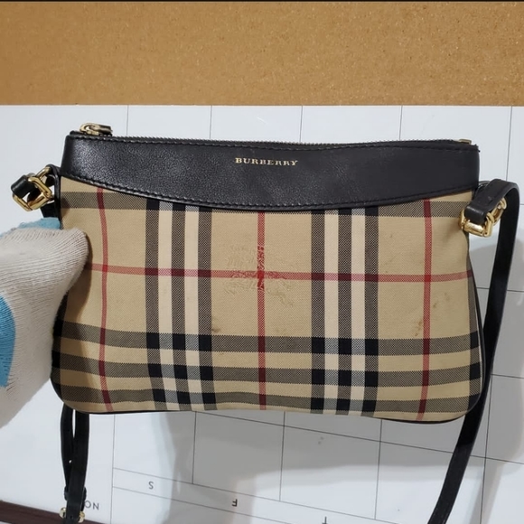 Burberry Handbags - BURBERRY Horseferry Check Peyton Crossbody